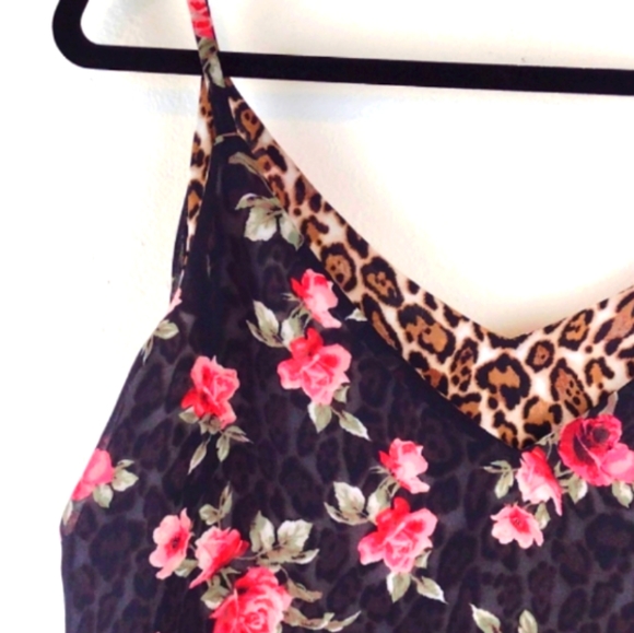 White House Black Market Reversible Black & Pink Floral to Cheetah Cami - Picture 7 of 10